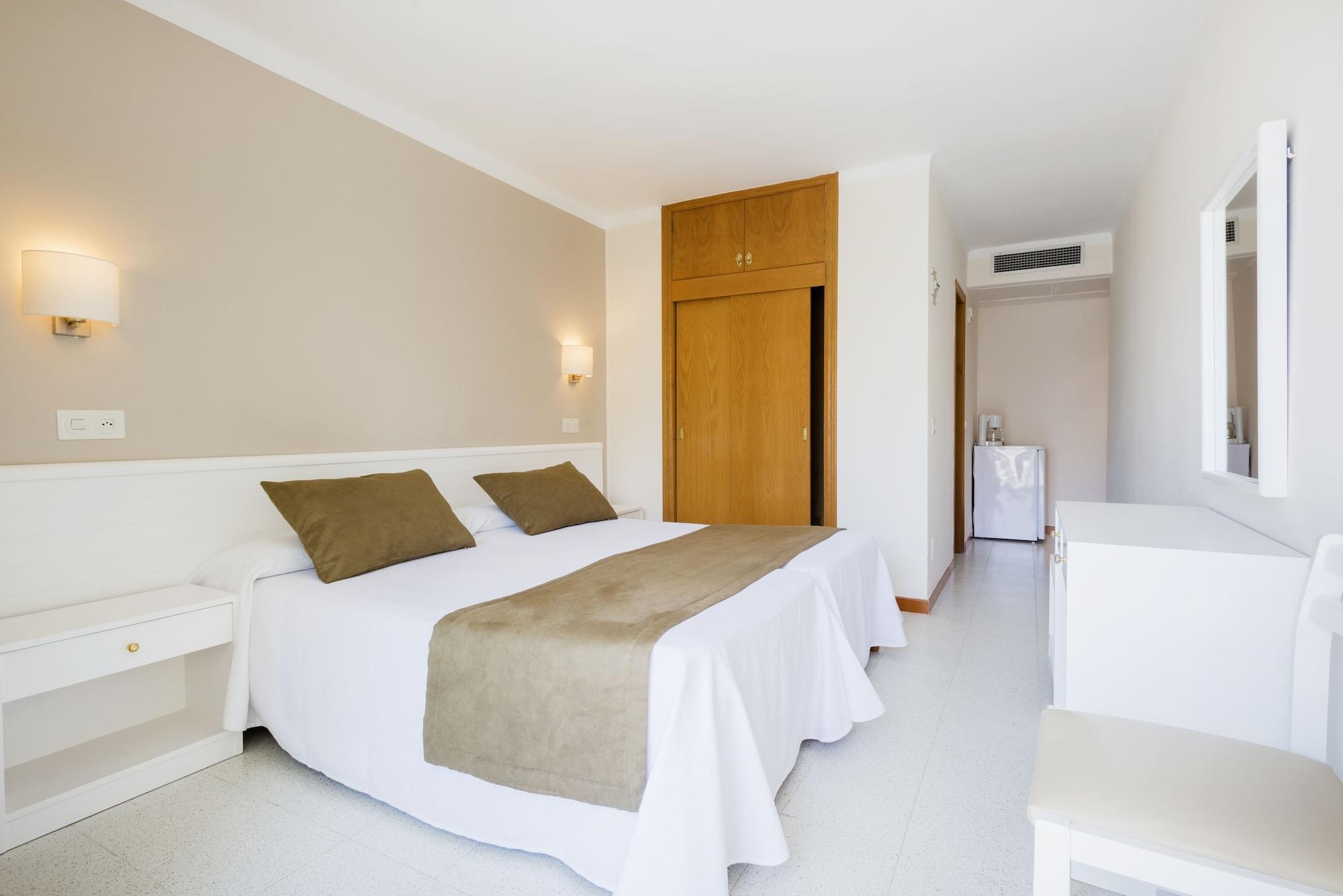 Hostal Residencia Sutimar Peguera Bagian luar foto